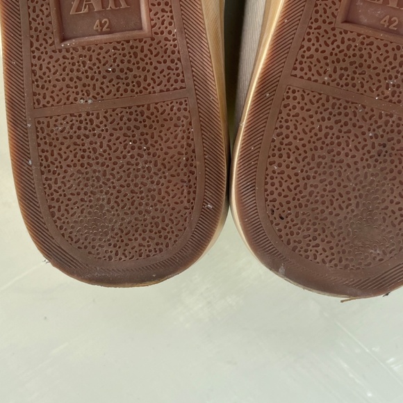 Ivory-ish sneakers from Zara - Picture 9 of 9